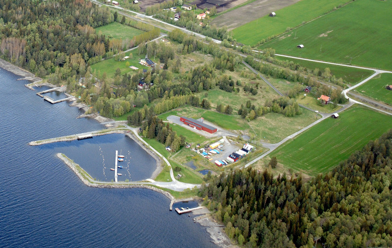Flygbild över Ås båthamn